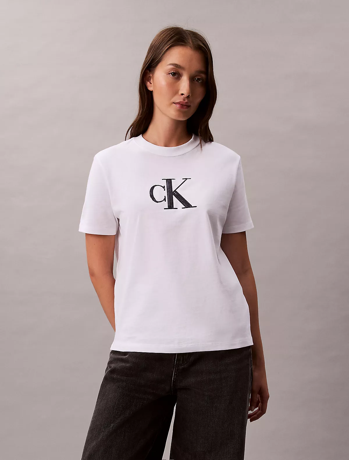 Calvin Klein Calvin Klein Kadın Kısa Kol CK Yazı Detay Bisiklet Yaka Beyaz T-Shirt LV044E215G-YAA