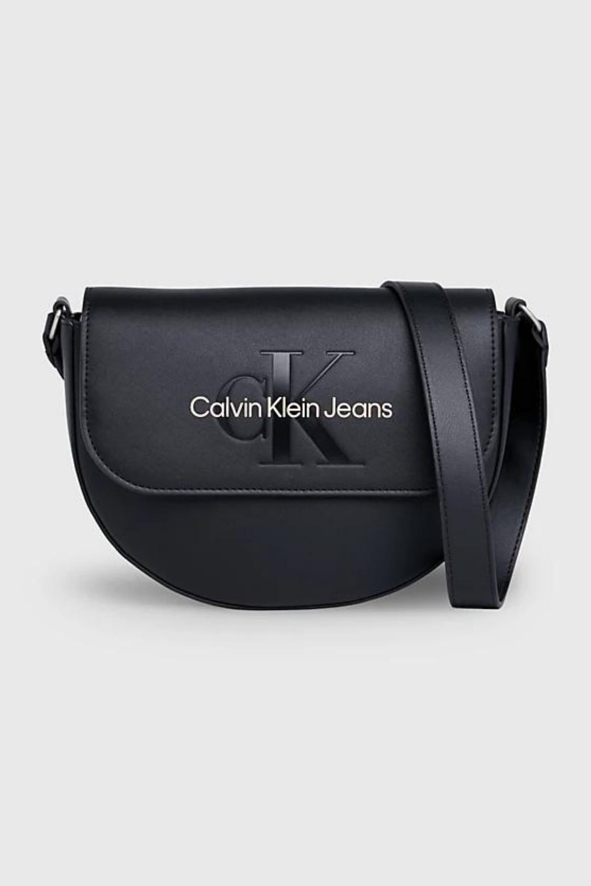 Calvin Klein Calvin Kleın Kadın Marka Logolu Deri Fermuar Kapamalı Bölmeli Siyah Omuz Çantası K60K611223-01F