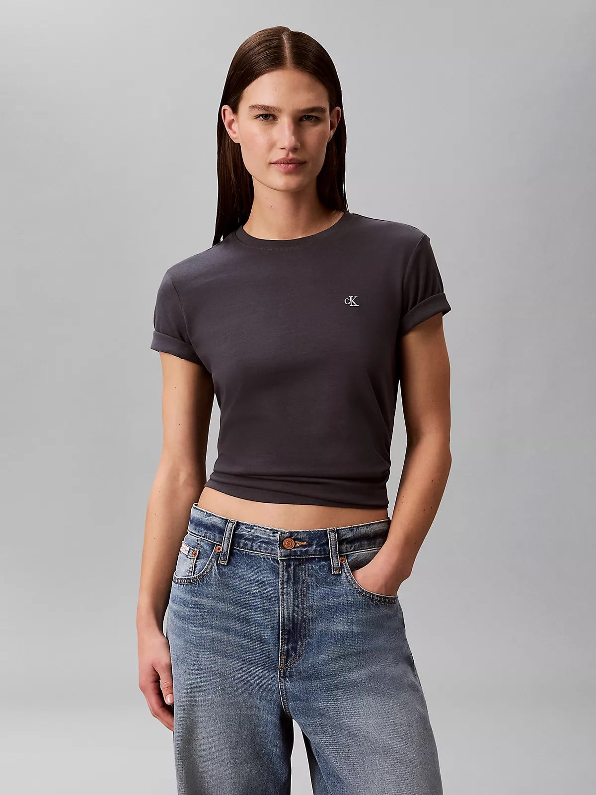 Calvin Klein Calvin Klein Kadın Normal Kesim Pamuklu Yuvarlak Yakalı Kısa Kollu Koyu Gri T-Shirt LV047B224G-4XN