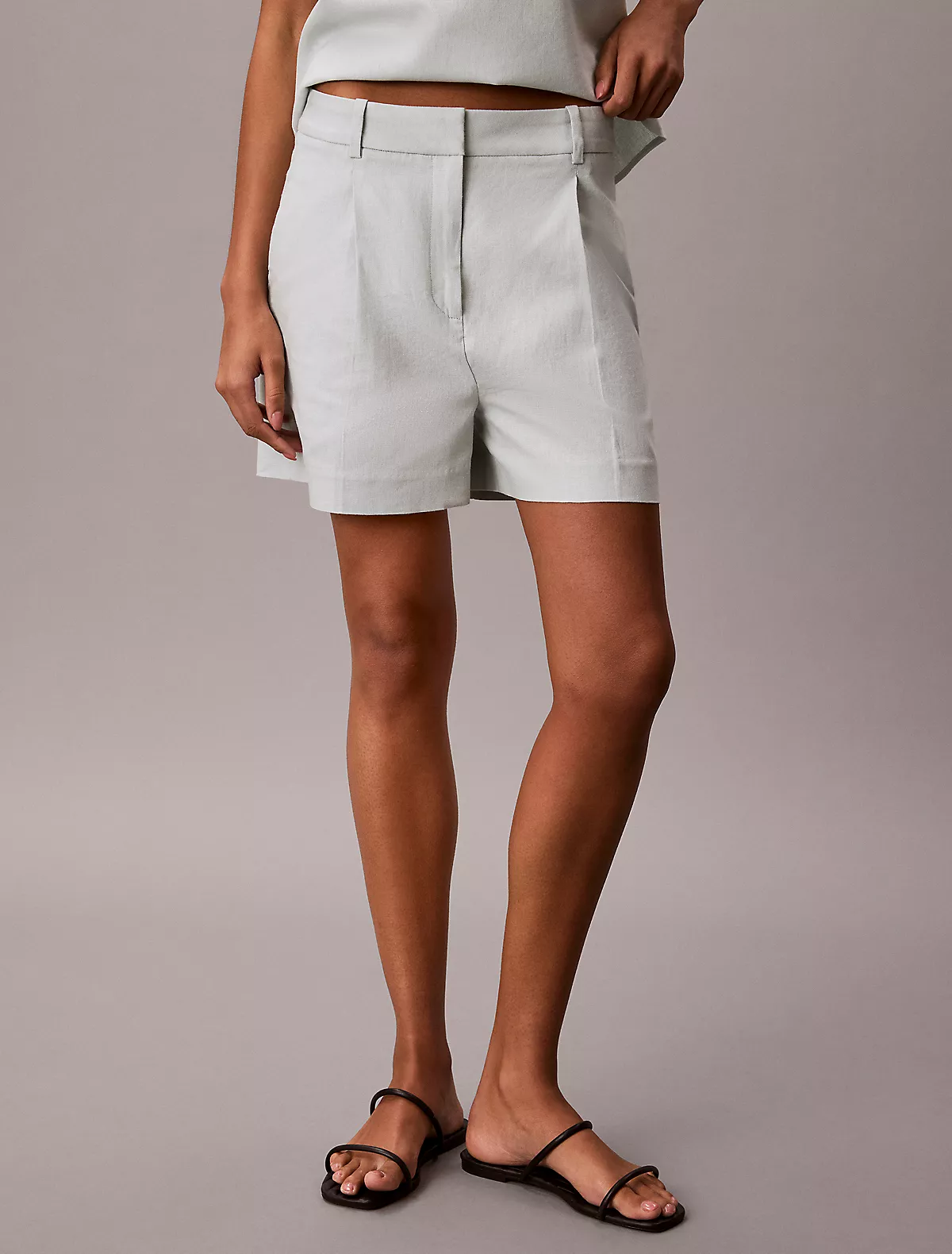 Calvin Klein Calvin Klein Kadın Normal Kesim Pileli Kısa Keten Gri Şort LV047F632G-3Q0