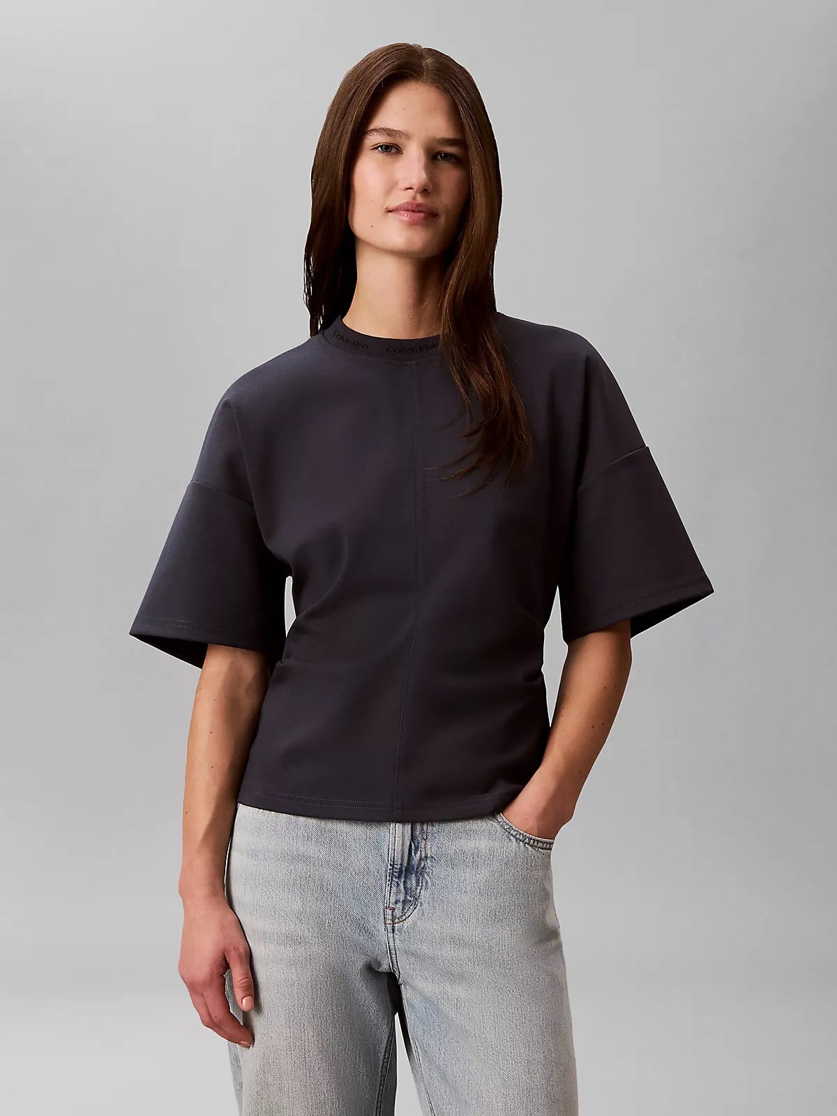 Calvin Klein Calvin Klein Kadın Pamuklu Rahat Kalıp Yuvarlak Yakalı Kısa Kollu Lacivert T-Shirt LV047G235G-CGE