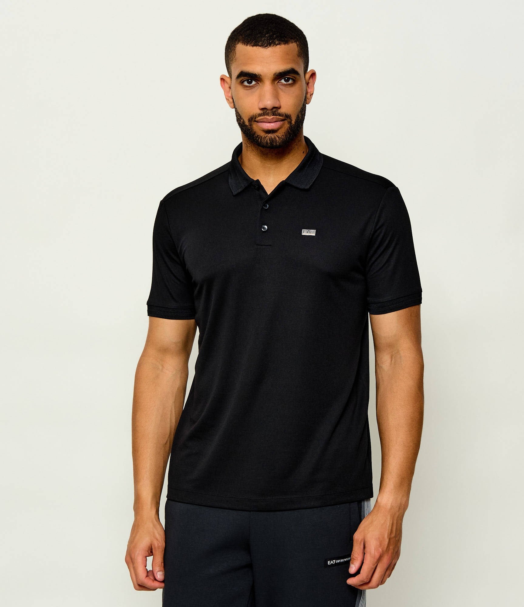 EA7 Ea7 Erkek Normal Kalıp Plaka Logo Detaylı Kısa Kollu Siyah Polo Yaka T-Shirt 7M002097 AF13862-UC001