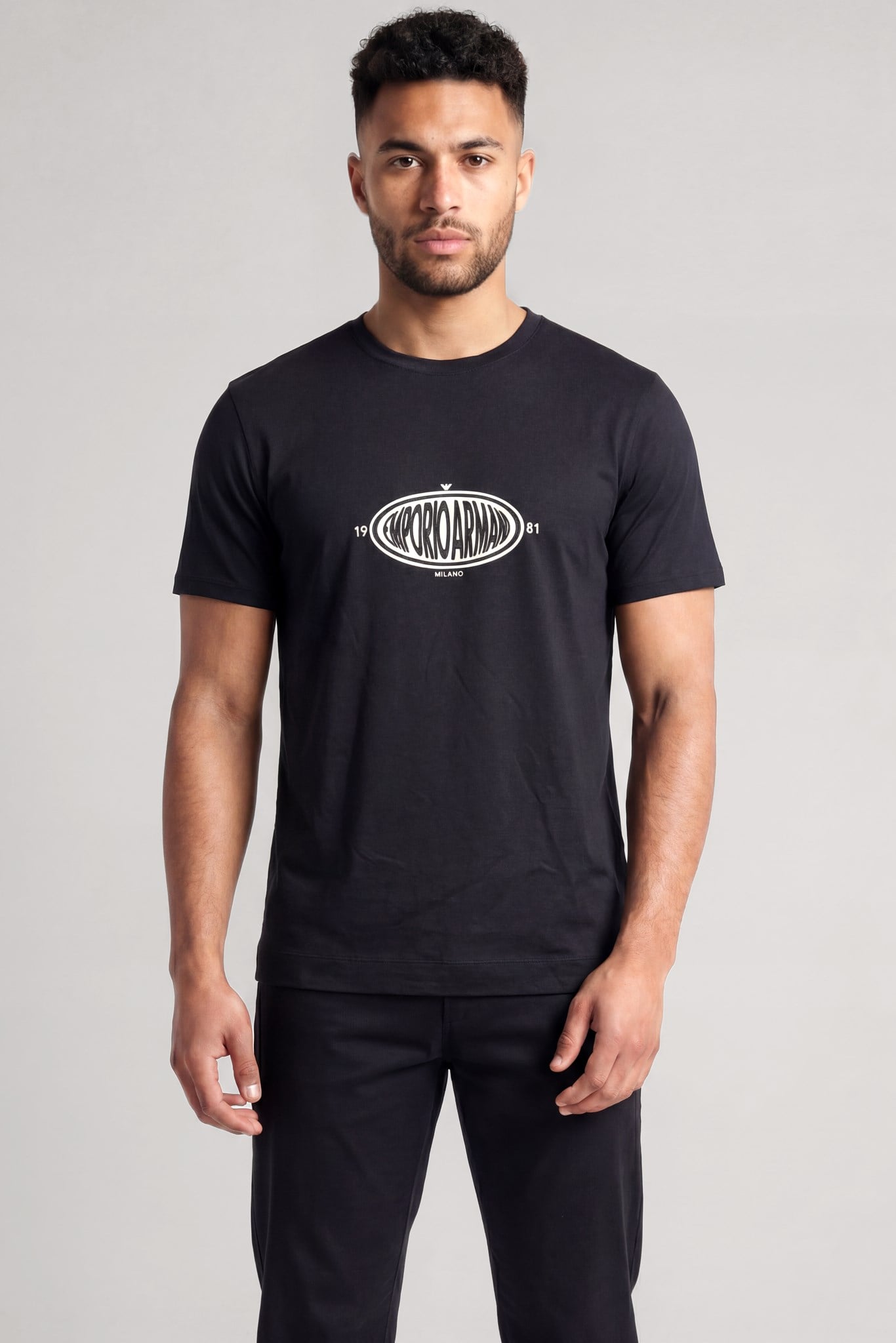 Emporio Armani Emporıo Armani Erkek Regular Fit Yuvarlak Yakalı Logo Tasarımı Kısa Kollu Siyah T-Shirt EM004916 AF13747-UC001