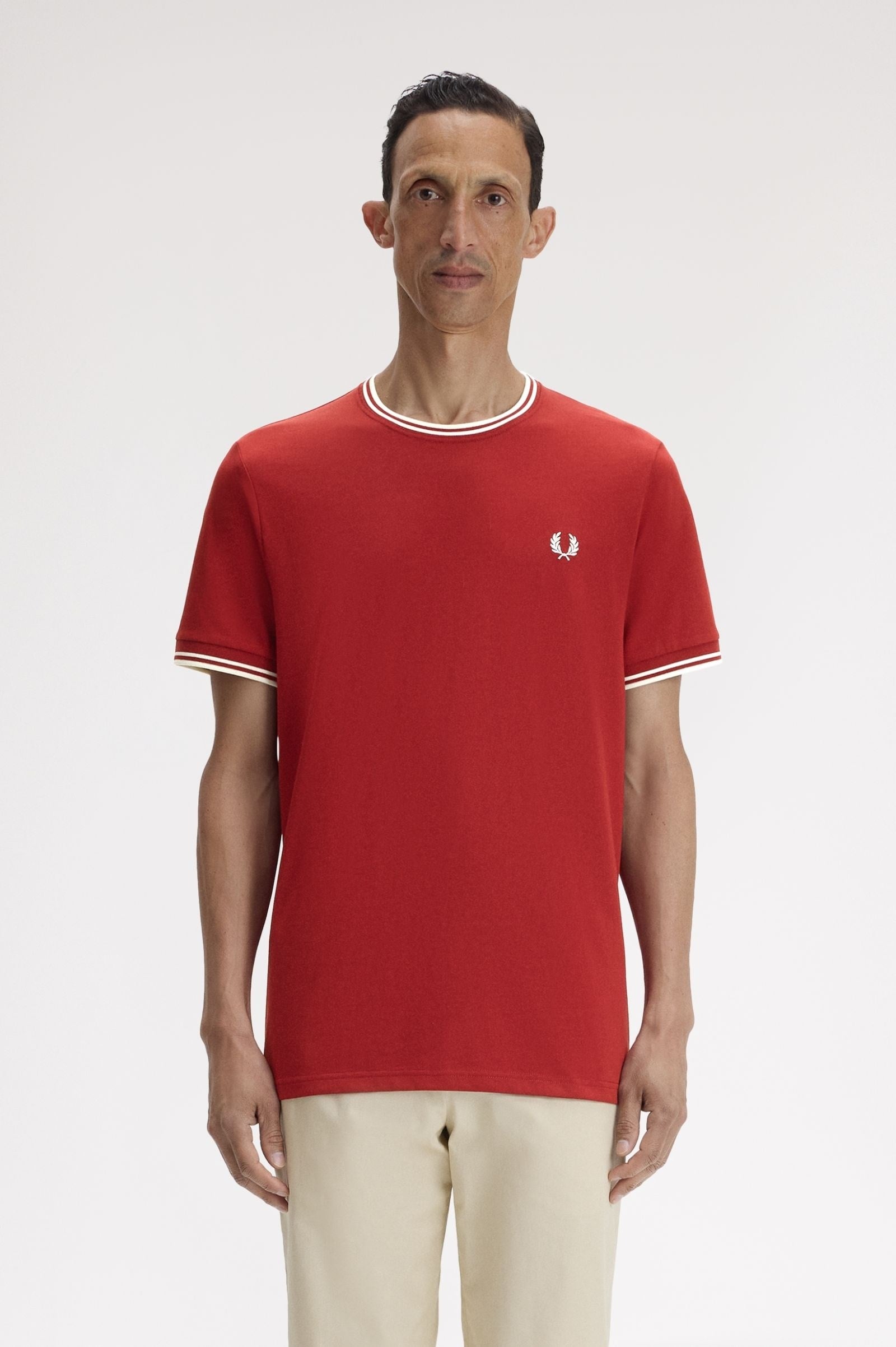 Fred Perry Fred Perry Erkek Normal Kalıp Yuvarlak Yakalı Pamuklu Kısa Kollu Kırmızı T-Shirt M1588V-07B