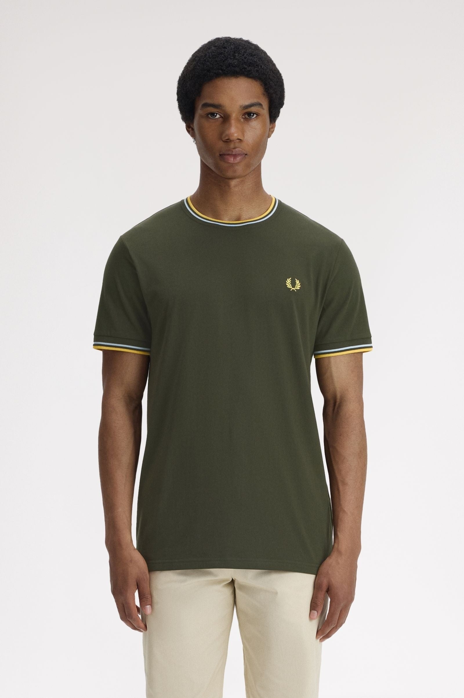 Fred Perry Fred Perry Erkek Normal Kalıp Yuvarlak Yakalı Pamuklu Kısa Kollu Haki T-Shirt M1588V-05B