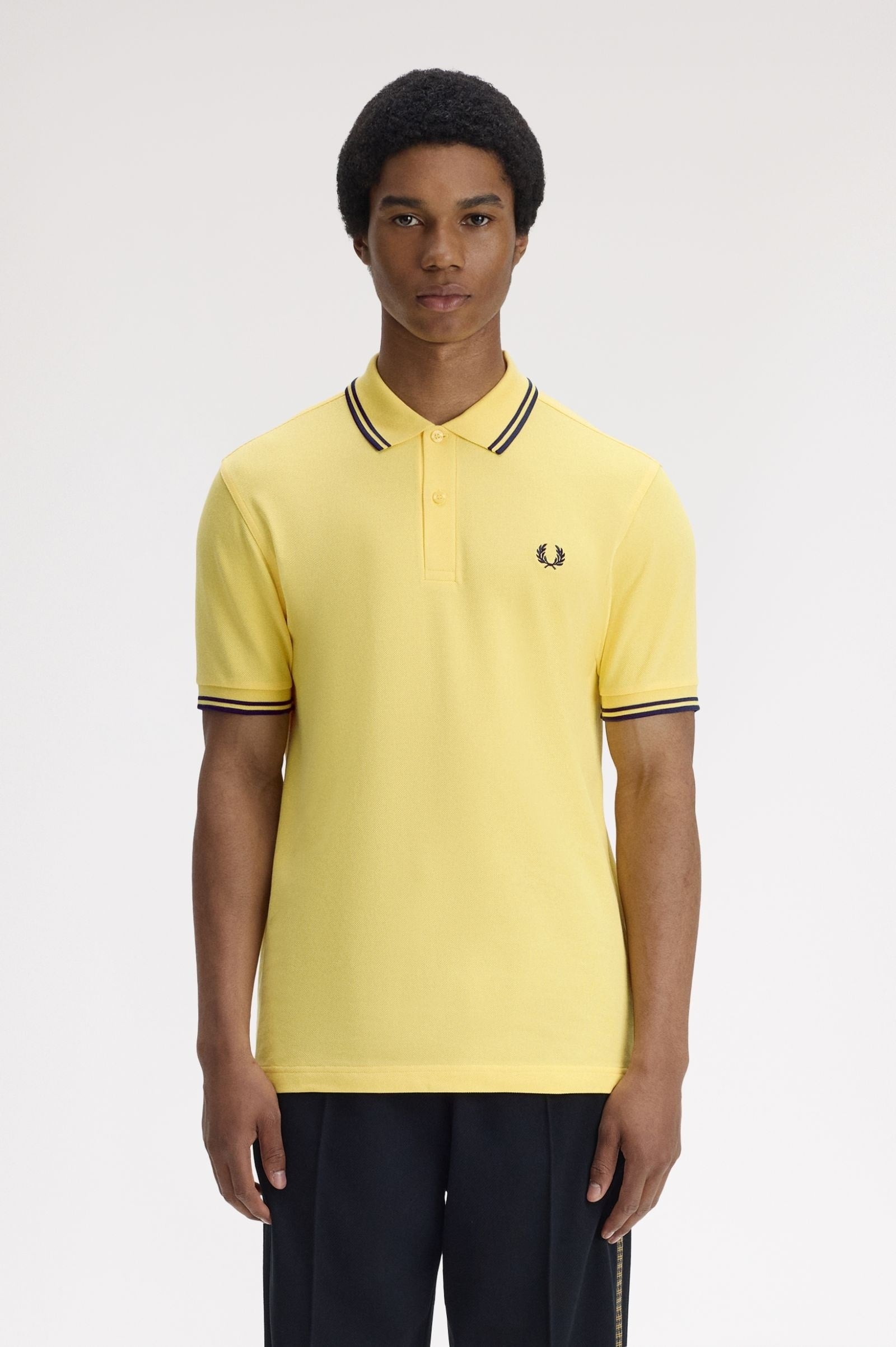Fred Perry Fred Perry Erkek Regular Fit Yakası ve Kolları Çizgi Detaylı %100 Pamuklu Kısa Kollu 06B Polo Yaka T-Shirt M3600-06B