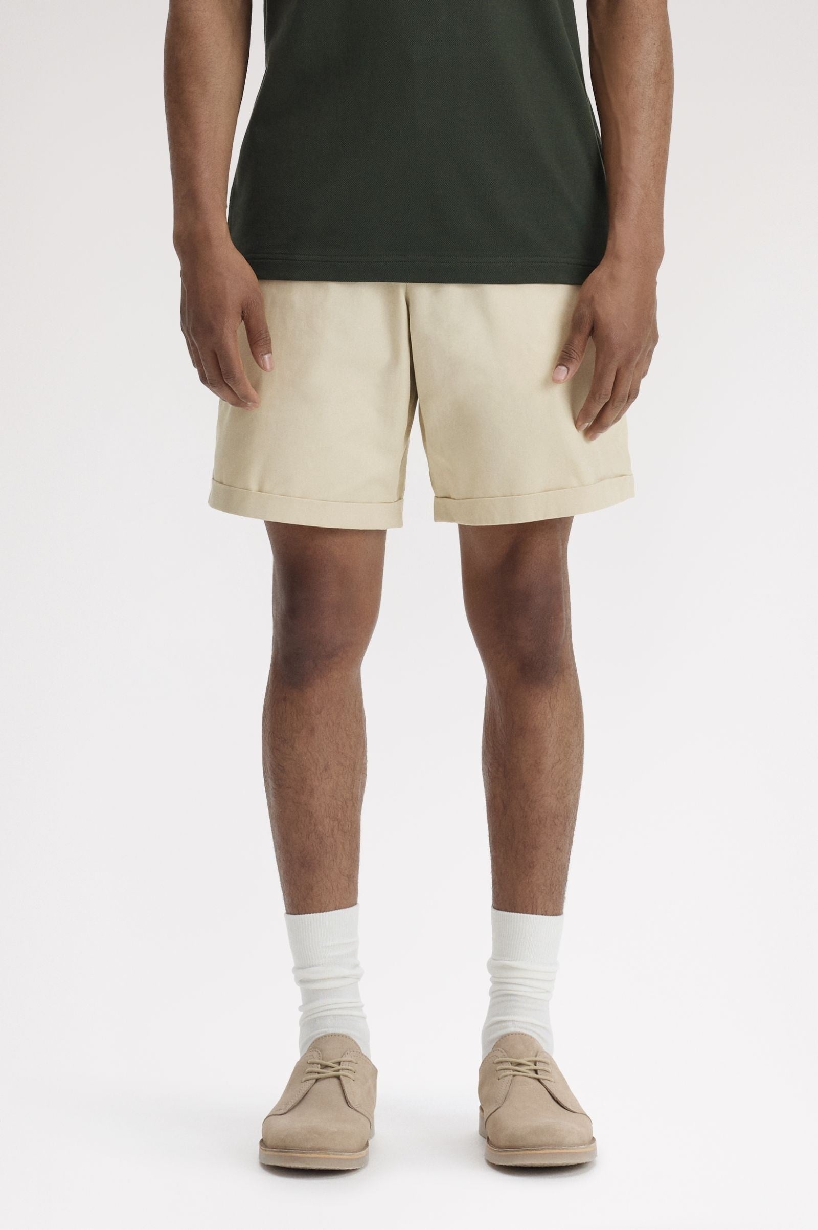 Fred Perry Fred Perry Erkek Regular Fit Logo İşlemeli Gabardin Kumaşlı Bej Şort S2301-691