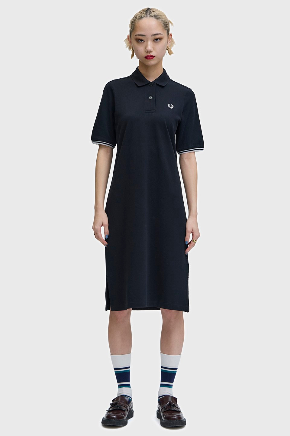 Fred Perry Fred Perry Kadın Logo İşlemeli Kısa Kollu Midi Boy Siyah Elbise D2179-102