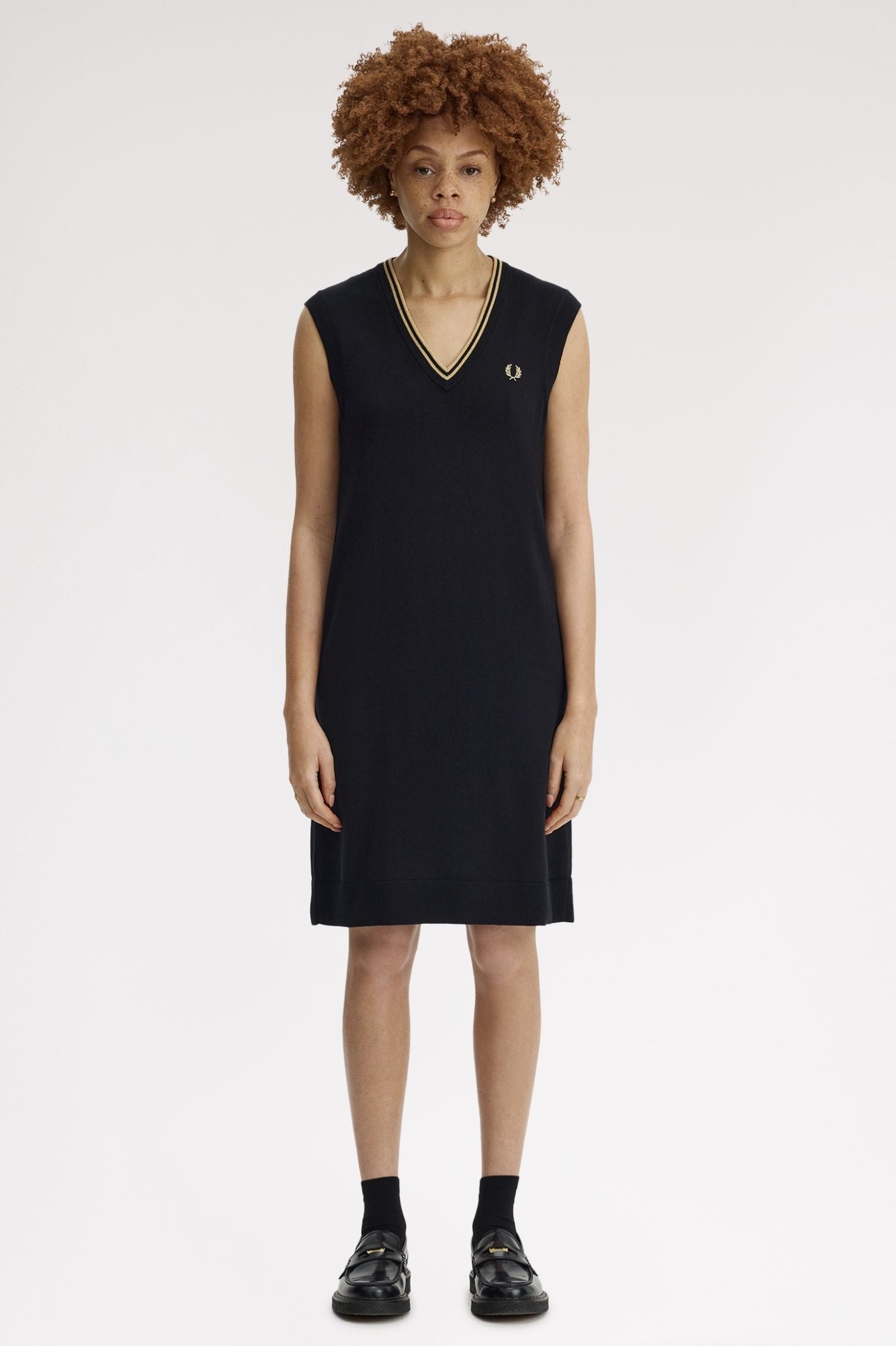 Fred Perry Fred Perry Kadın Normal Kesim V Yaka Pamuk ve Merinos Yünü Karışımlı Kolsuz Siyah Elbise D2178-90A
