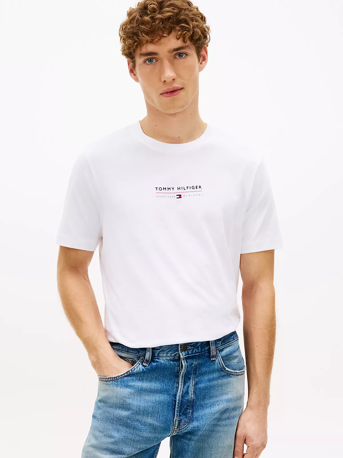 Tommy Hilfiger Tommy Hilfiger Erkek Regular Fit Yuvarlak Yakalı Logo Desenli Pamuklu Kısa Kollu Beyaz T-Shirt MW0MW42363-YBR