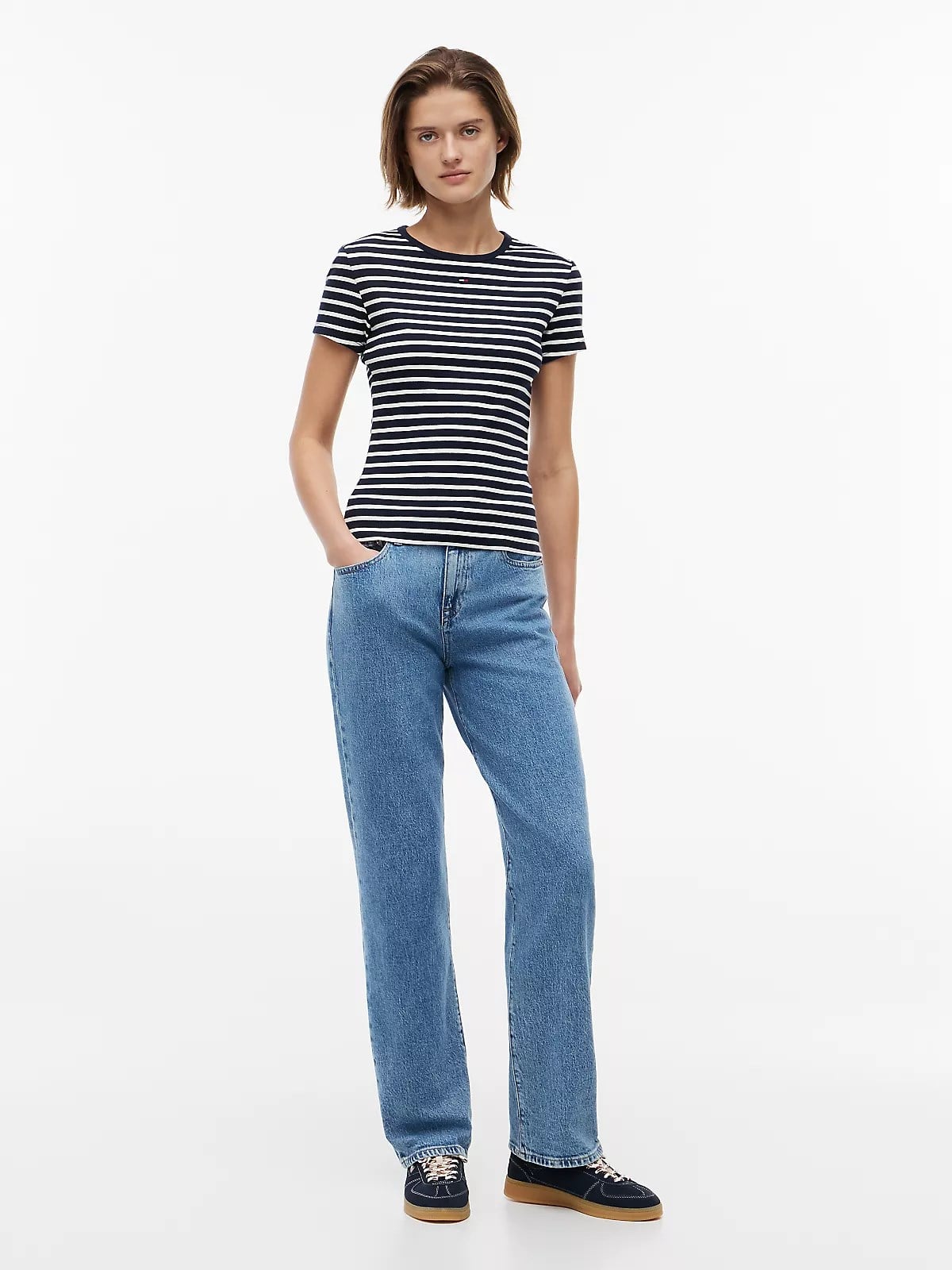 Tommy Hilfiger Tommy Hilfiger Kadın Slim Fit Yatay Çizgili Yuvarlak Yakalı Kısa Kollu Lacivert-Beyaz T-Shirt DW0DW17383-0A7