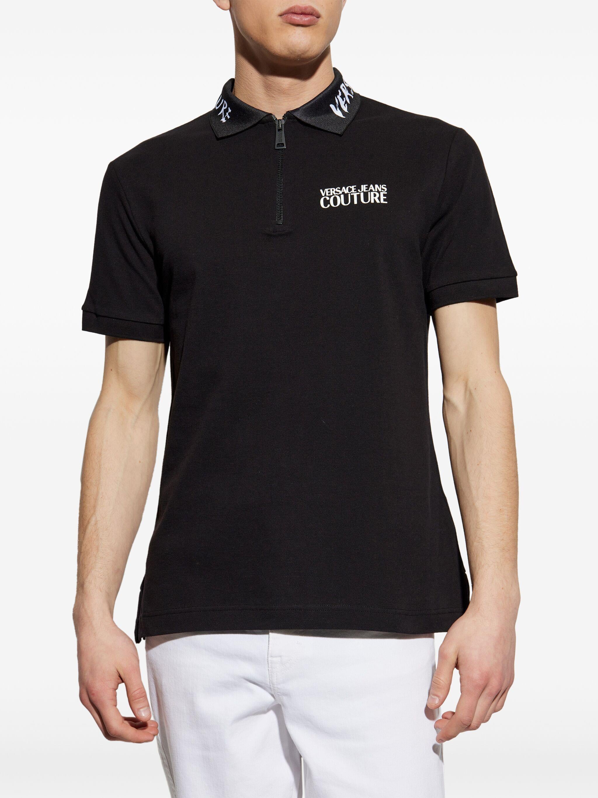Versace Versace Kadın Slim Fit Yarı Fermuar Kapamalı Pamuklu Kısa Kollu Yakası Logo Baskılı Siyah Polo Yaka T-Shirt 78GAGT03CJ01T-899