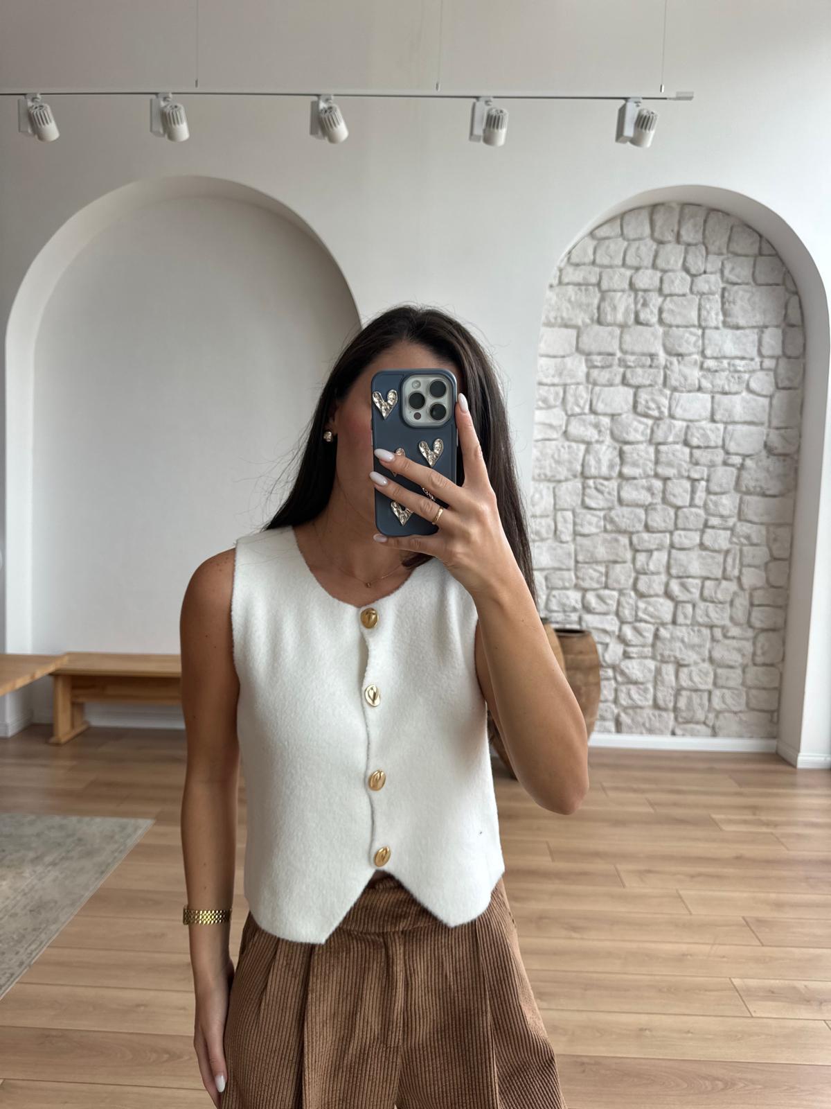 Gold Düğmeli Beyaz Yumoş Yelek