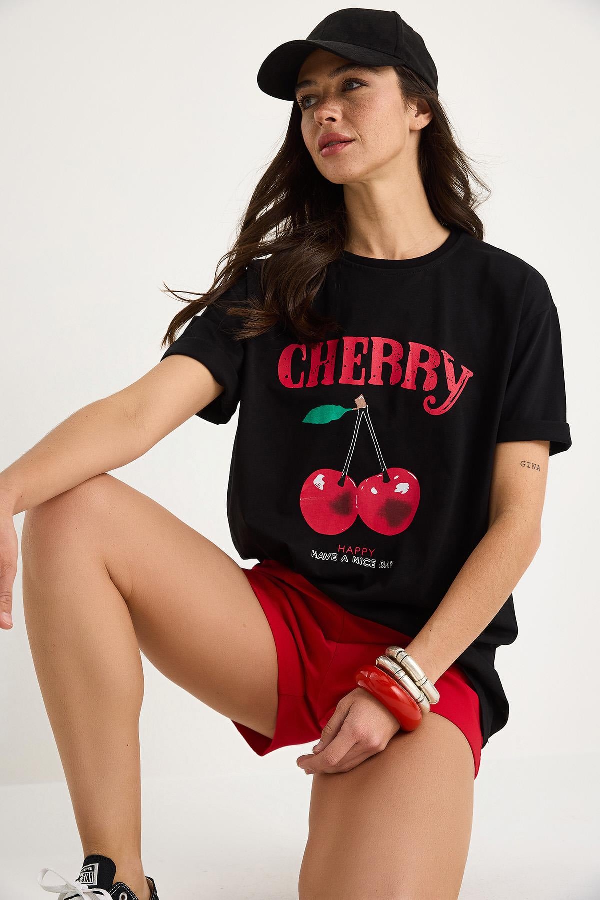 Cherry Baskılı Oversize Basic Pamuklu T-Shirt 04025 60284052 - Siyah