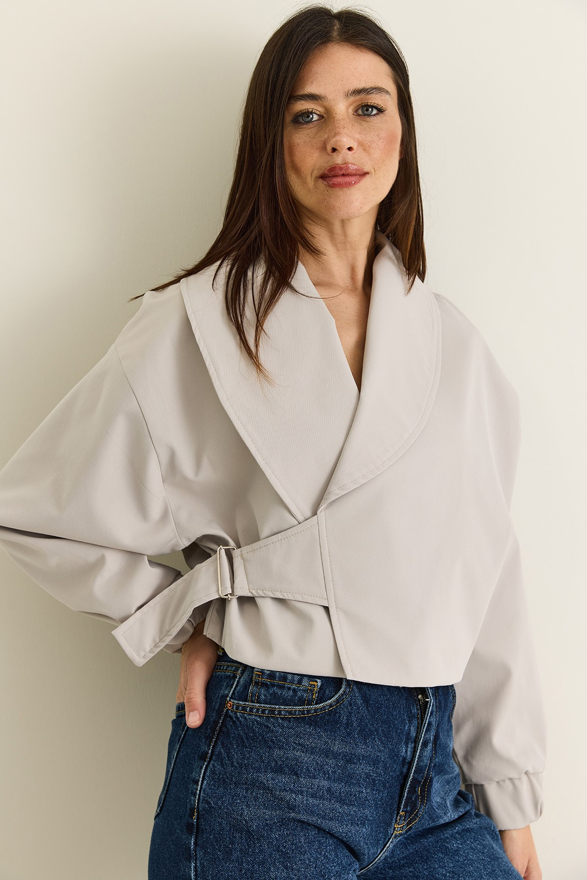 Kadın Astarlı Şal Yaka Kemer Detaylı Crop Oversize Trençkot 2825 60286547 - Taş DIŞ GİYİM modelleri