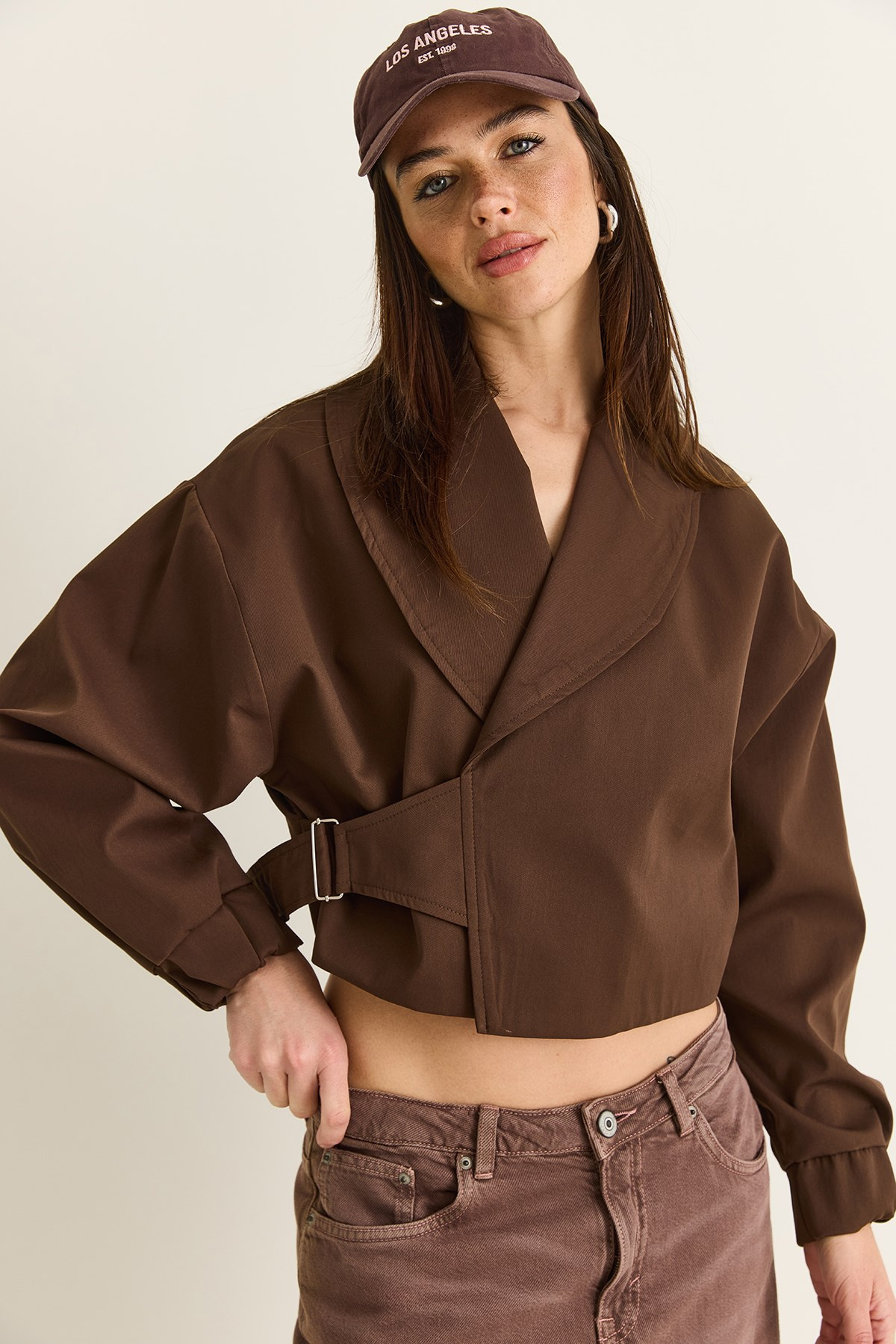 Kadın Astarlı Şal Yaka Kemer Detaylı Crop Oversize Trençkot 2825 60286547 - Kahverengi DIŞ GİYİM modelleri