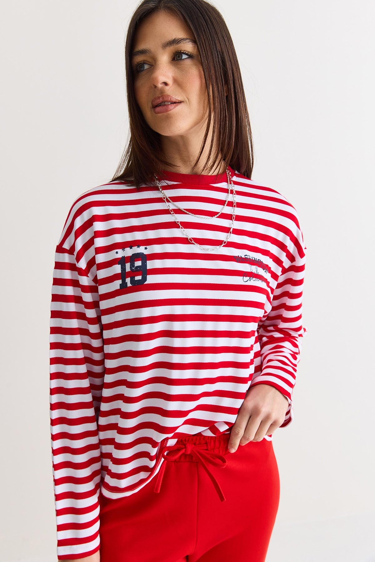 Kadın Çizgili Dijital Baskı Detaylı Oversize Uzun Kollu T-Shirt 925 60286558 - Beyaz-Kırmızı T-SHİRT modelleri