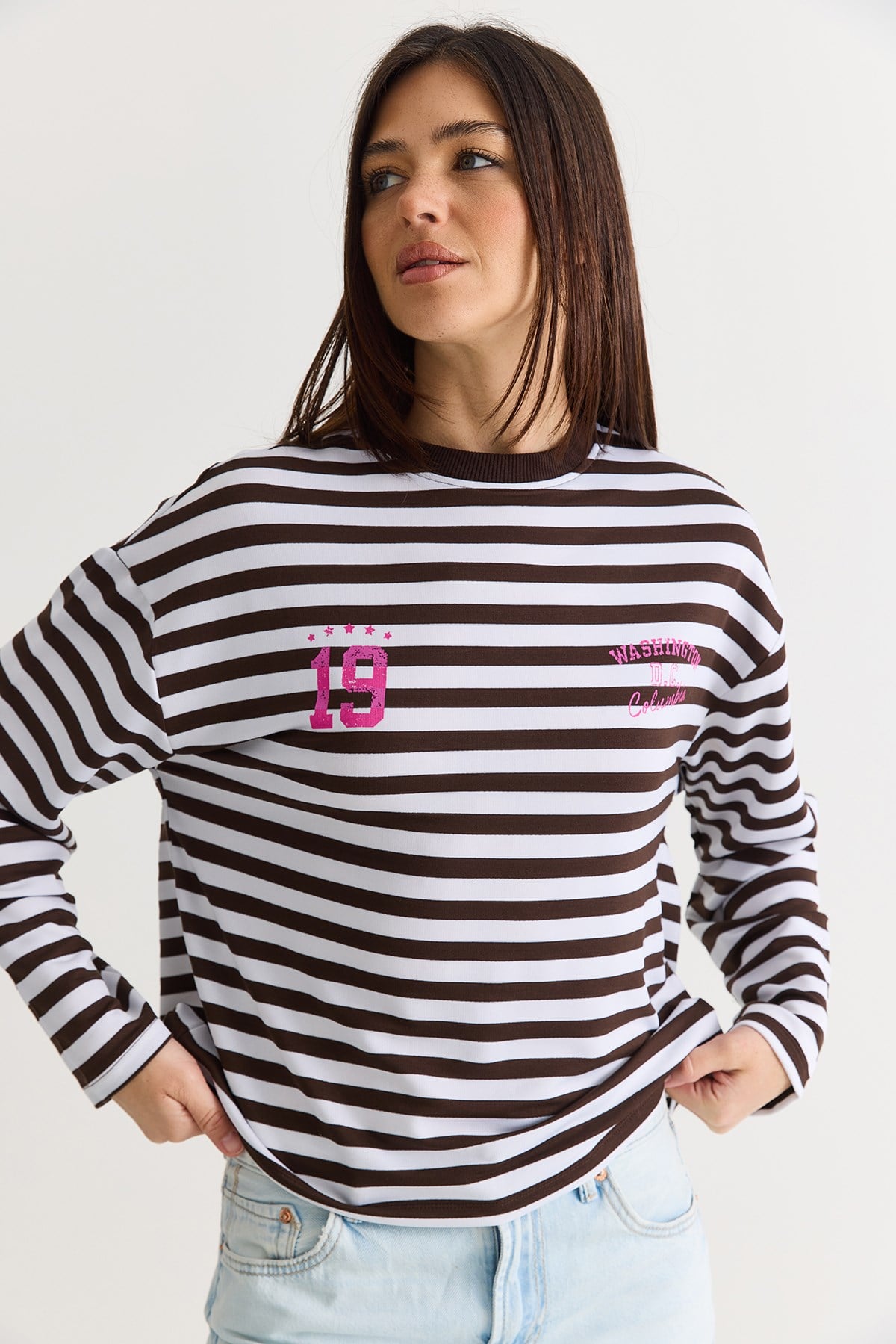 Kadın Çizgili Dijital Baskı Detaylı Oversize Uzun Kollu T-Shirt 925 60286558 - Beyaz-Kahve T-SHİRT modelleri