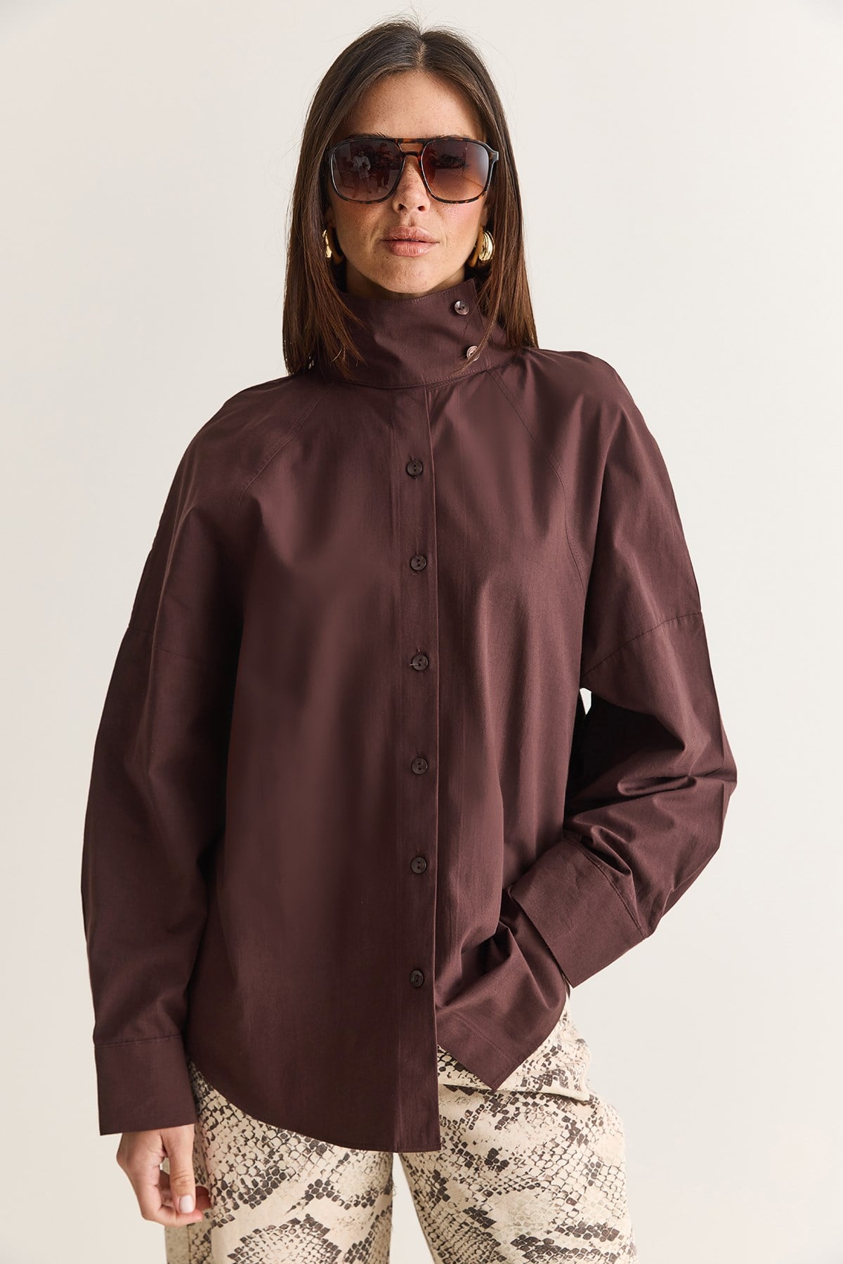 Kadın Dik Yaka Düğmeli Oversize Poplin Gömlek 5544 60286756 - Kahverengi GÖMLEK modelleri
