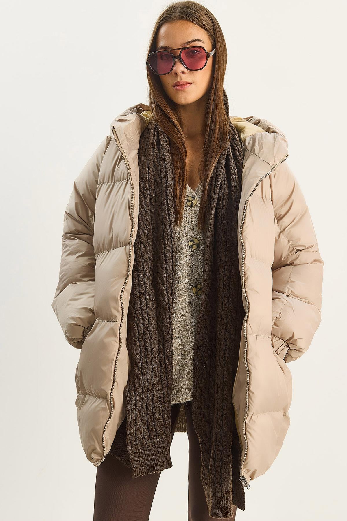Kadın Kapüşonlu Oversize Yarasa Kol Şişme Mont 60283686 - Bej DIŞ GİYİM modelleri