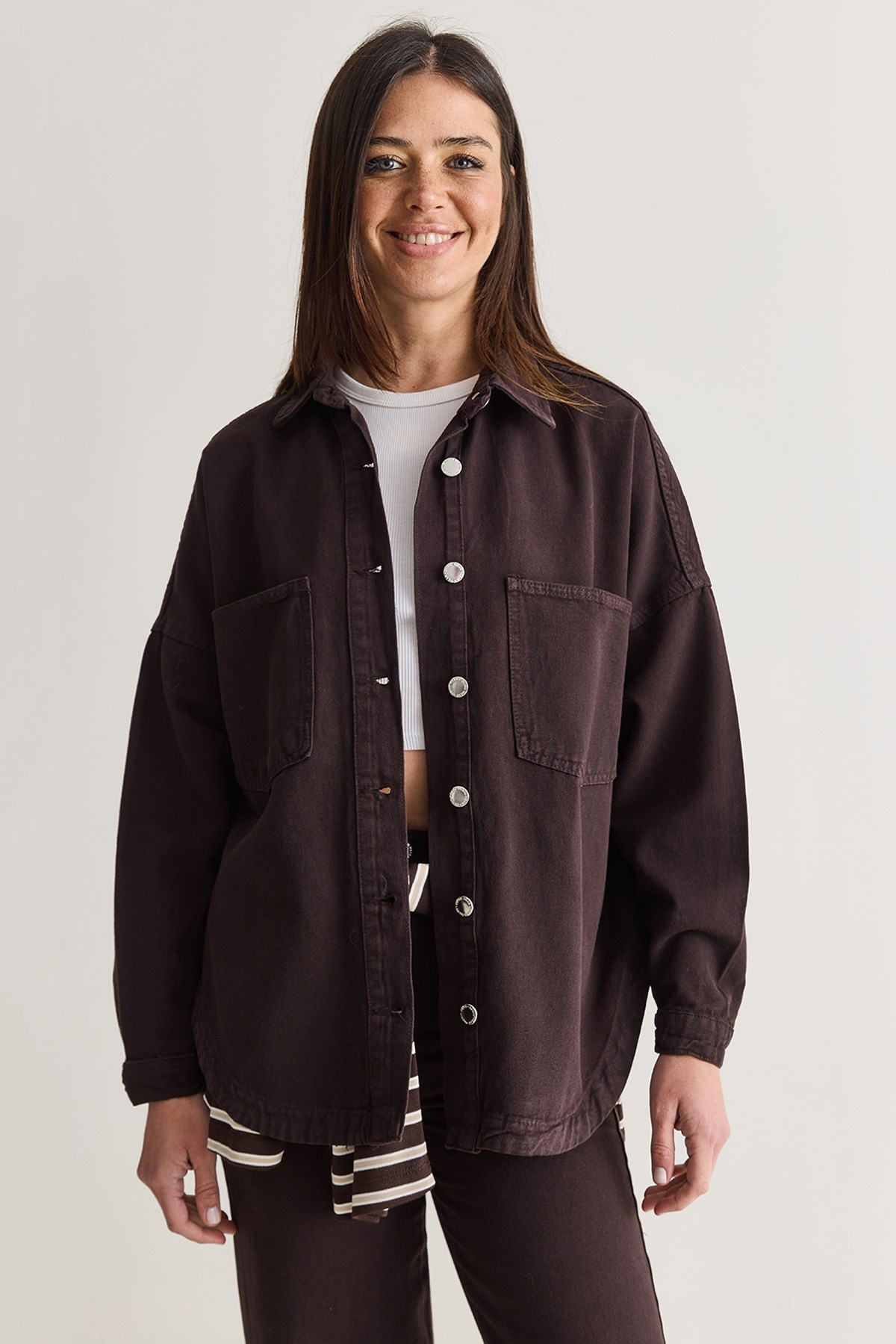 Kadın Mevsimlik Çift Cepli Düğmeli Oversize Denim Gömlek Ceket YC2530 60286689 - Acı Kahve CEKET modelleri