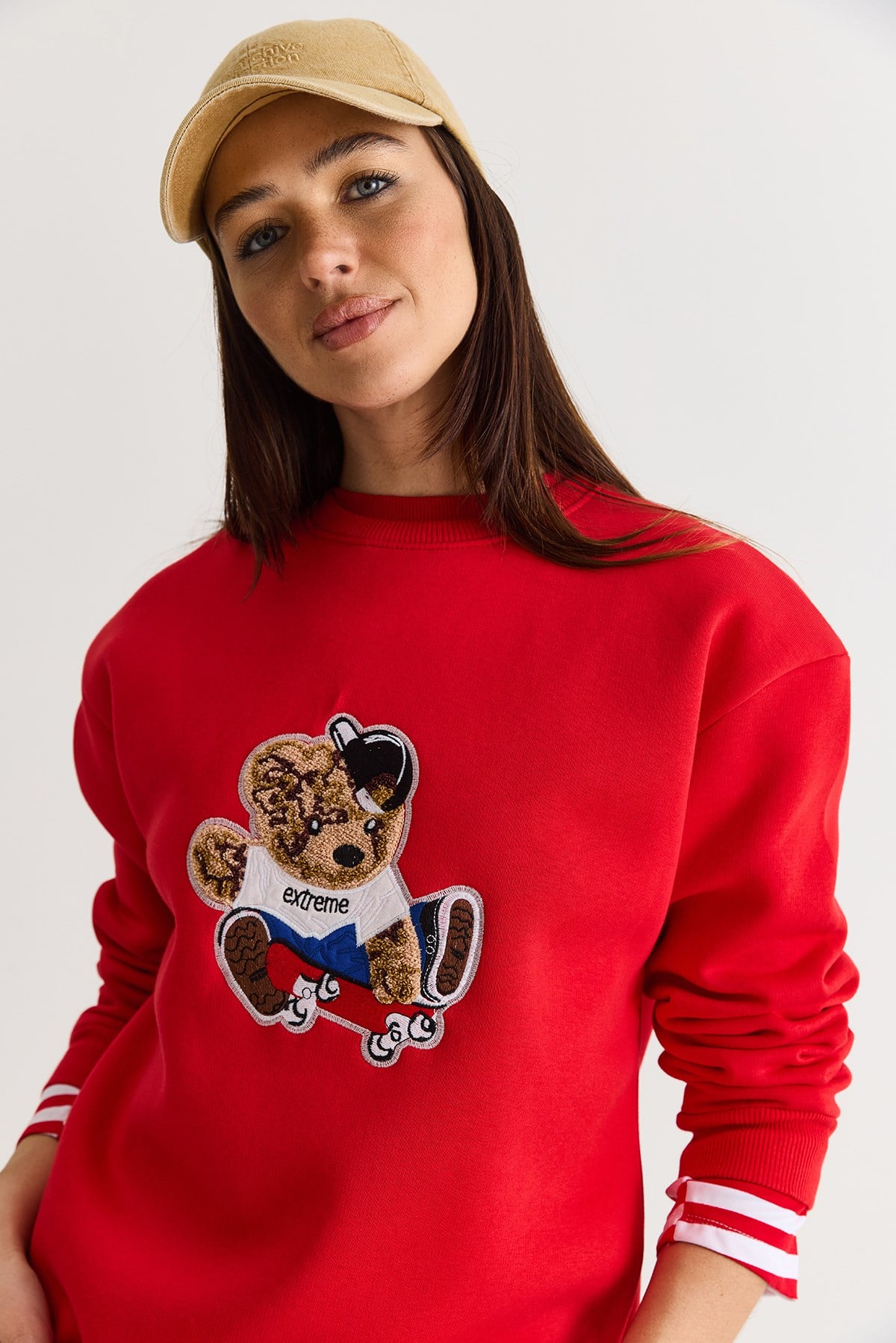 Kadın Teddy Nakış İşlemeli Bisiklet Yaka Salaş Sweatshirt 6864 60283522 - Kırmızı SWEATSHİRT modelleri