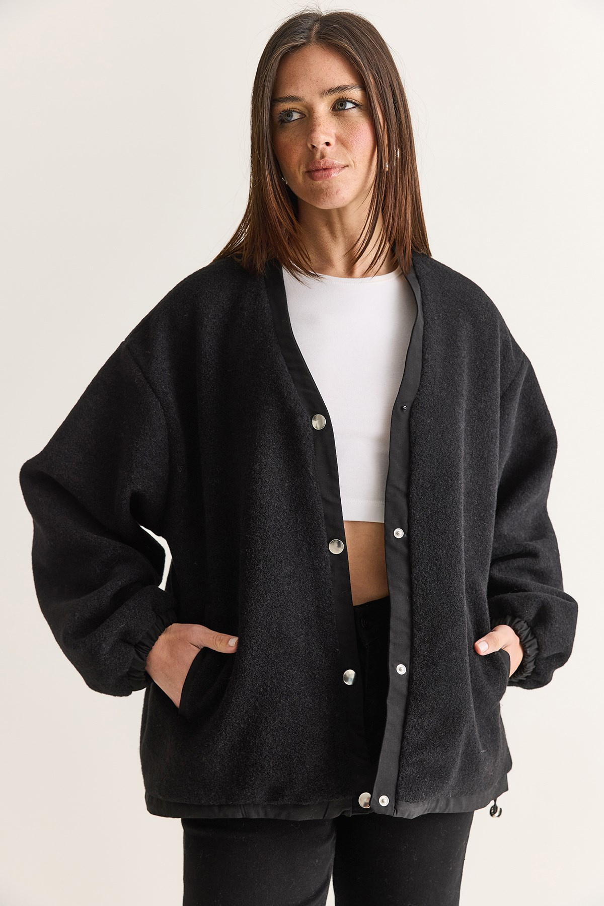 Kadın V Yaka Çıtçıt Düğmeli Astarlı Cep Detaylı Oversize Kaşe Ceket 60710 60286749 - Siyah CEKET modelleri