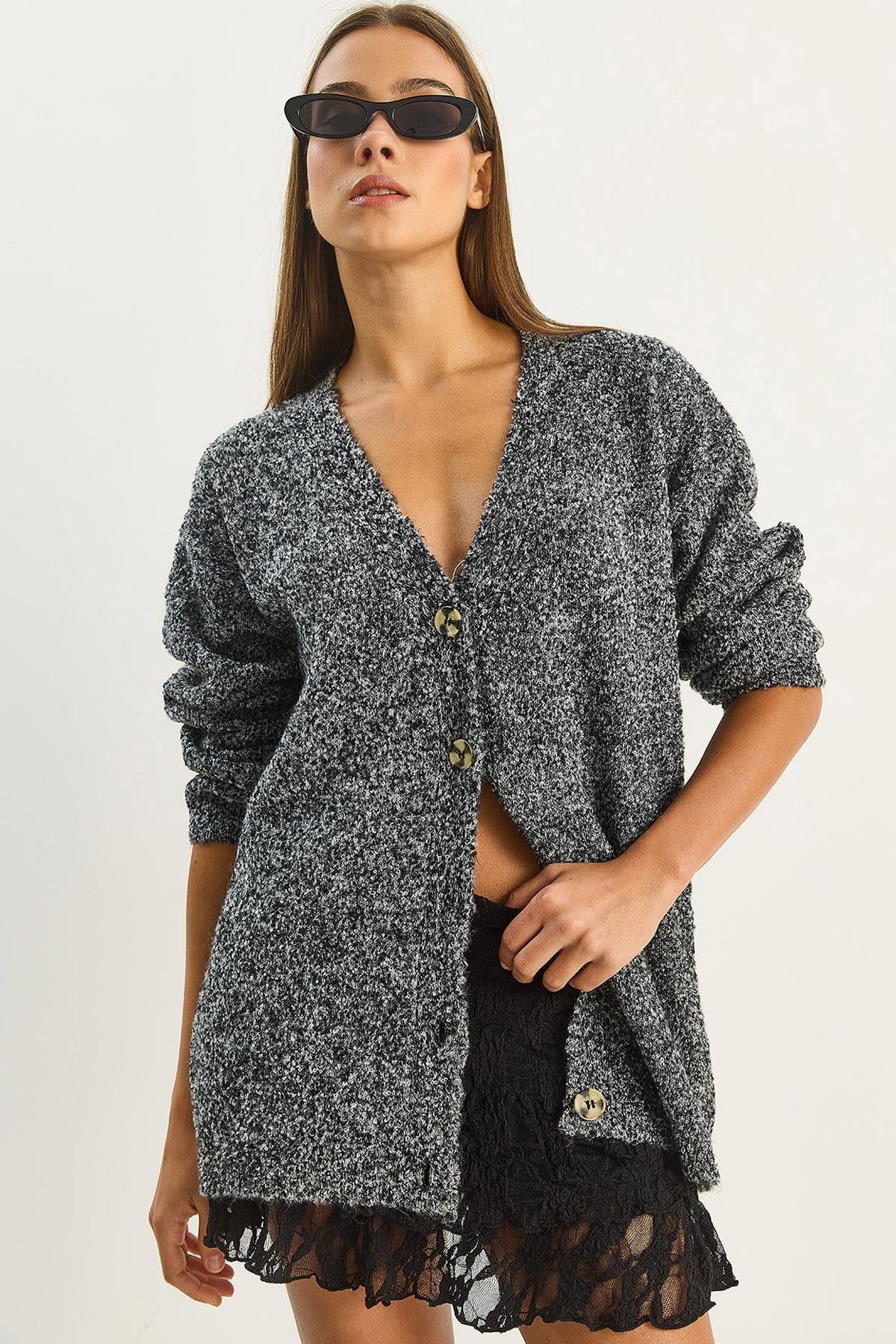 Kadın V Yaka Oversize Buklet Carmen Triko Hırka 2433 60283679 - Siyah HIRKA modelleri