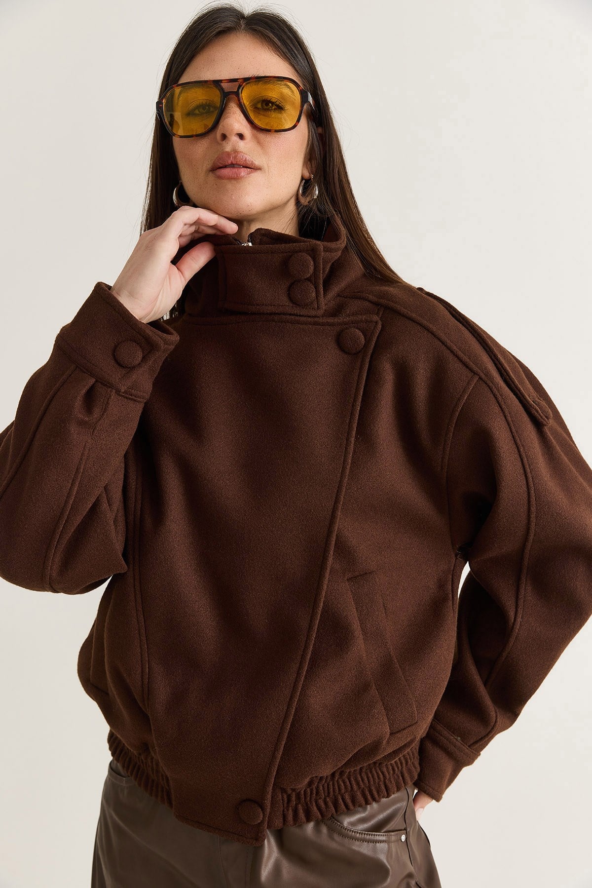 Kadın Viral Oversize Yüksek Yaka Apolet Detaylı Suni Kaşe Kaban 427 60286643 - Acı Kahve DIŞ GİYİM modelleri