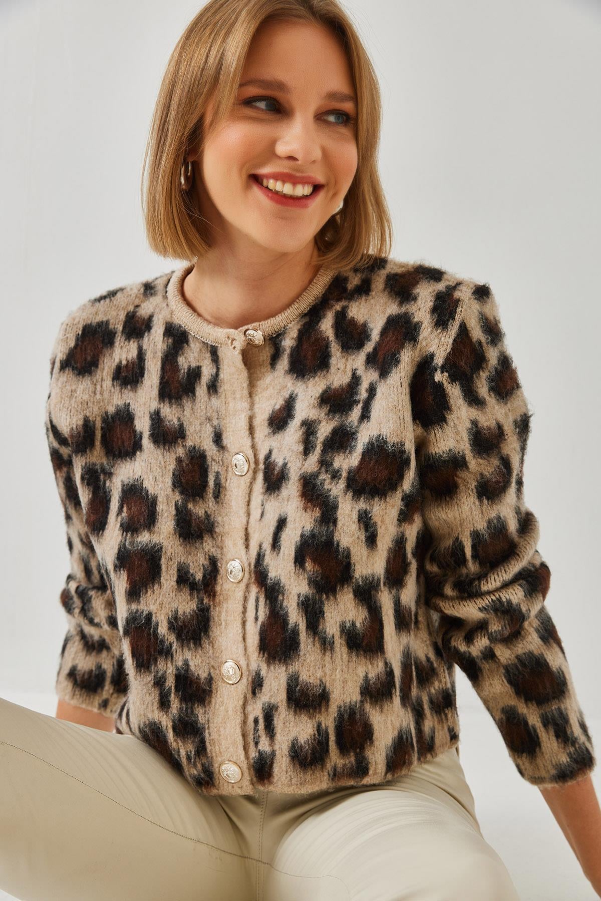 Leopar Desenli Düğmeli Triko Hırka 24393 60351277 - Bej-Siyah