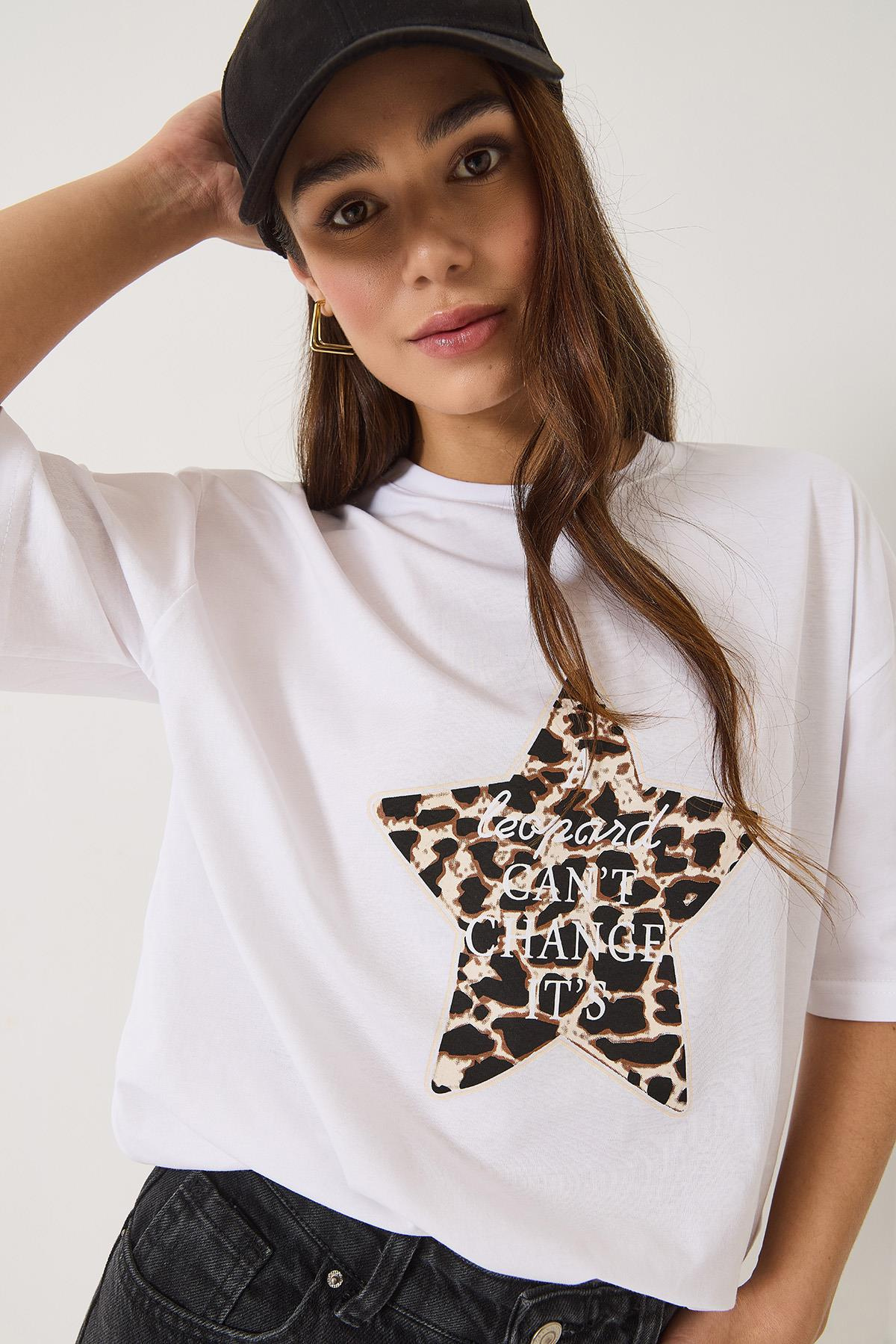 Leoparlı Yıldız Baskılı Bisiklet Yaka Kısa Kollu Oversize T-Shırt 0268 60283156 - Beyaz