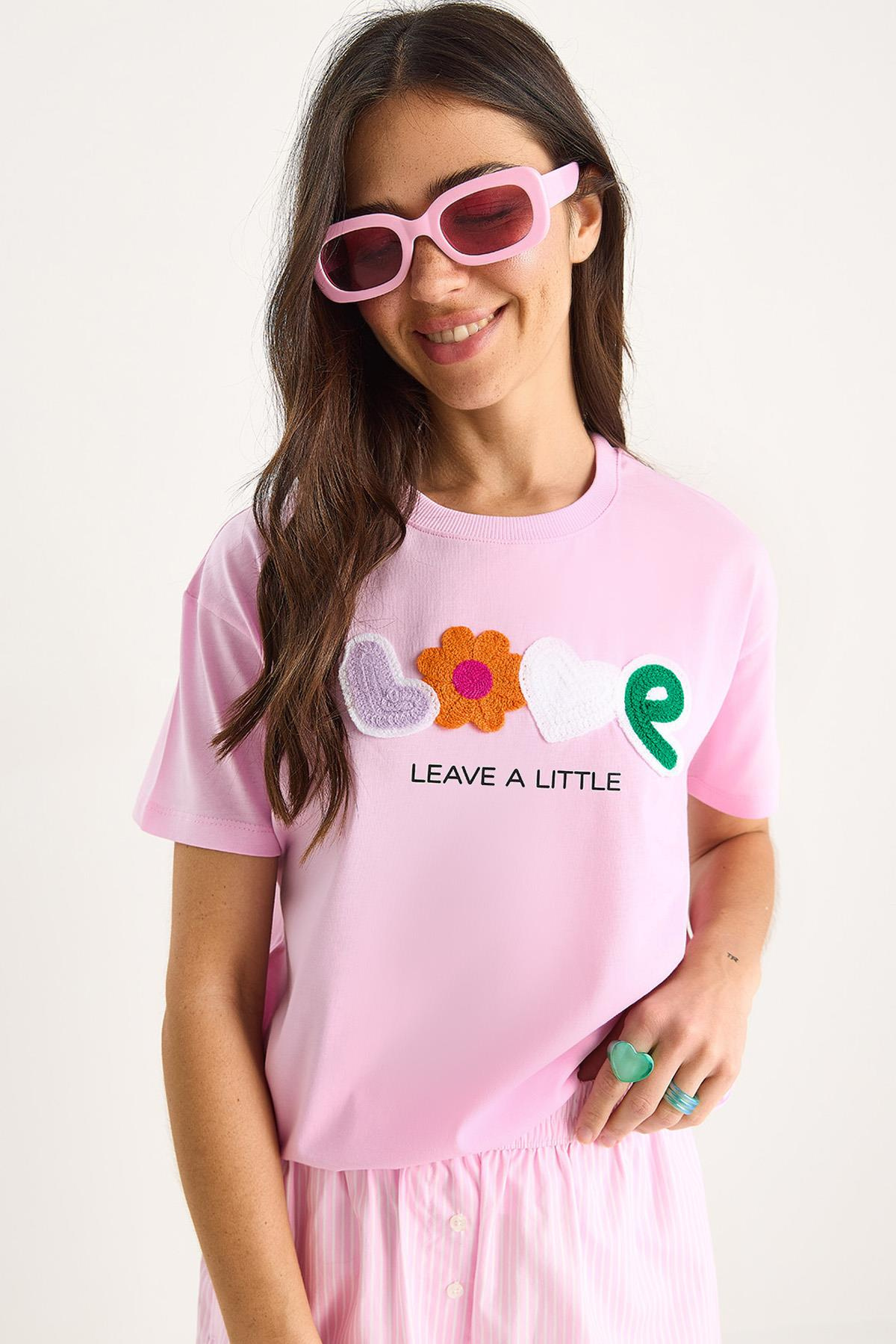 Love Aksesuarlı Normal Kalıp Pamuklu T-Shirt 60602070 - Şeker Pembe
