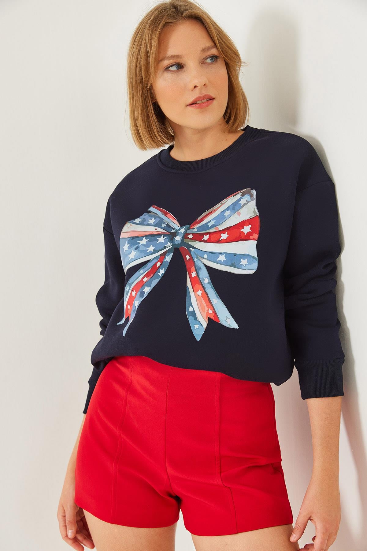Renkli Kelebek Baskılı Sweatshirt MBHS019 60601019 - Lacivert