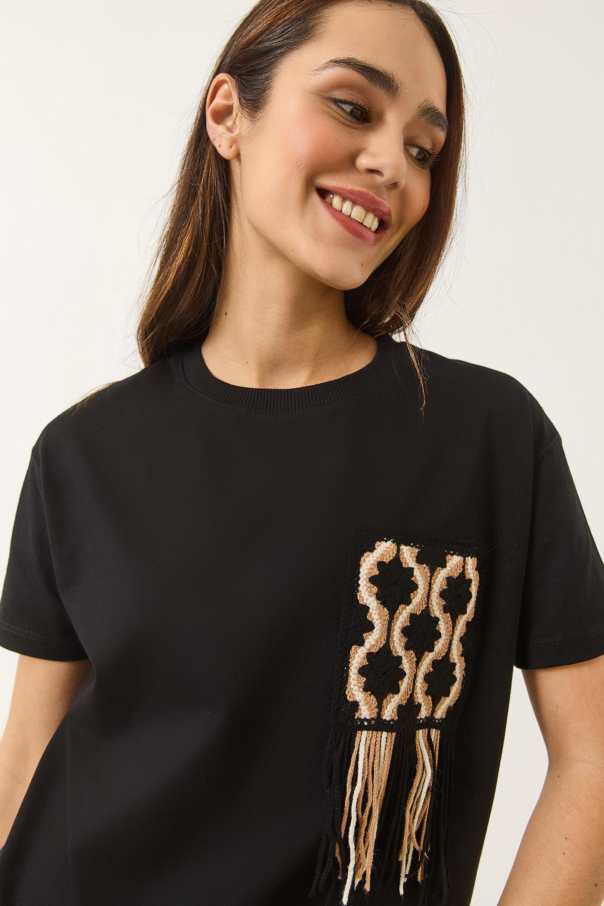 Tığ İşlemeli Cep Detaylı T-Shirt 60602027 - Siyah
