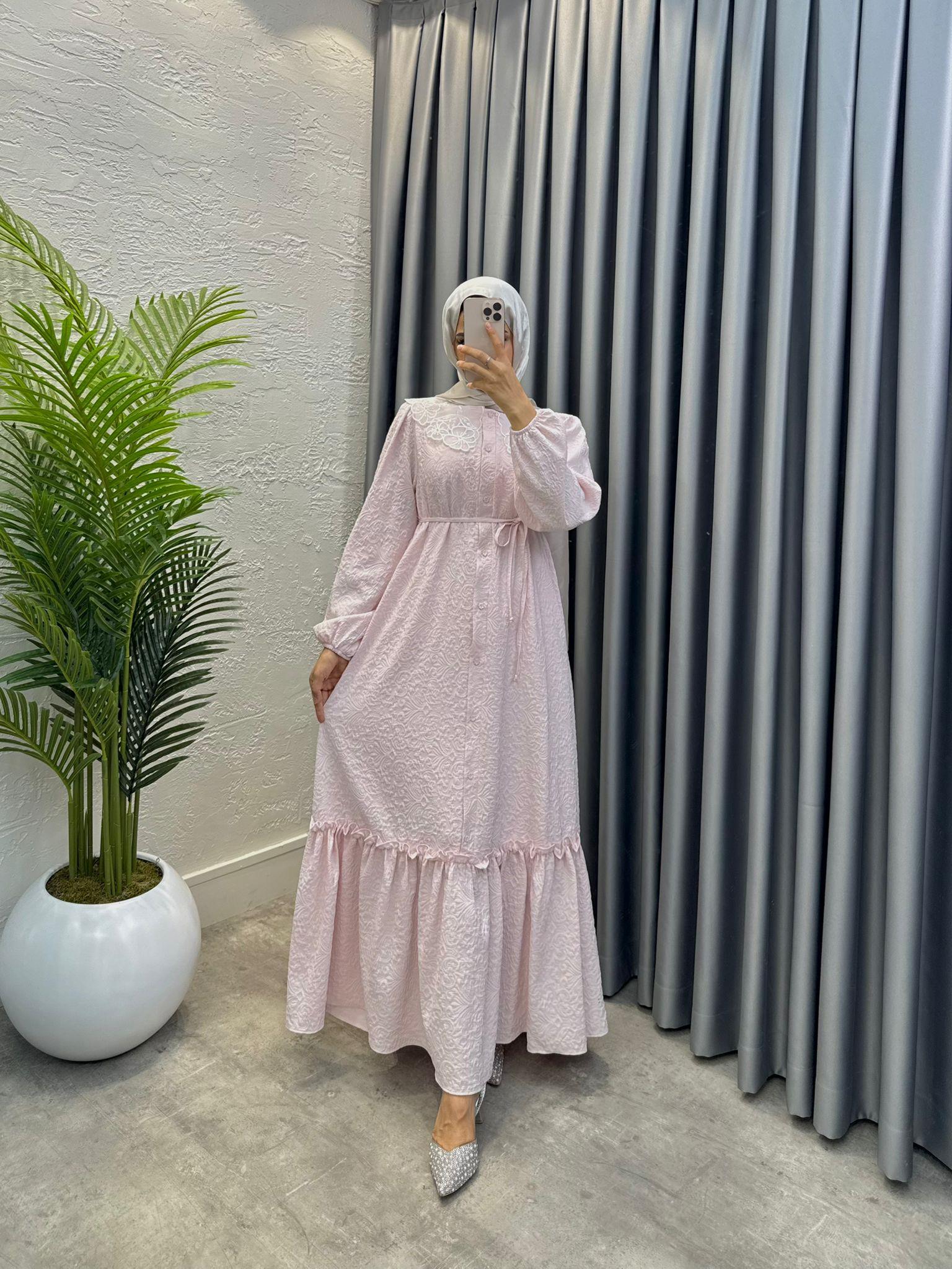 Lina Elbise Pembe