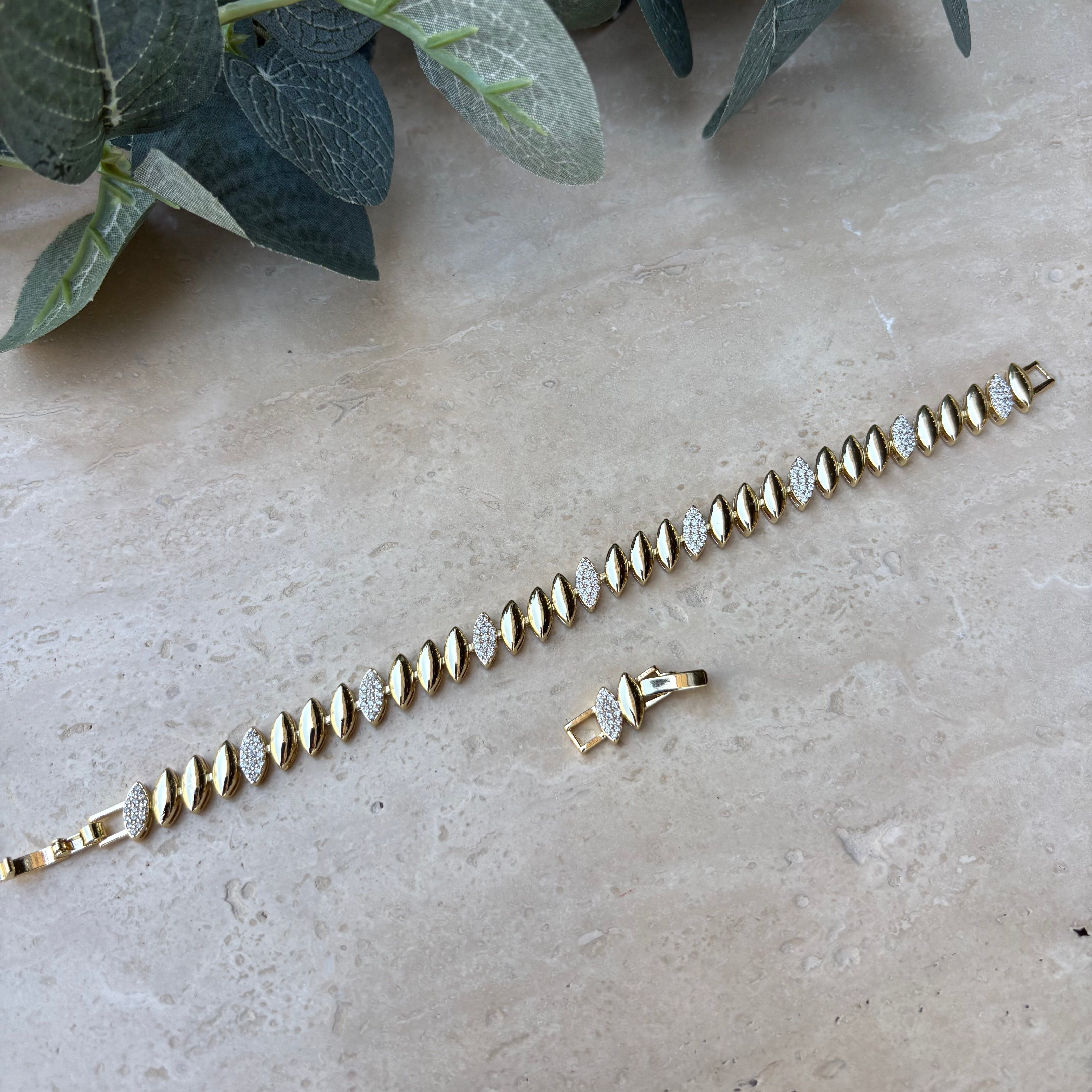 14K Altın Kaplama Markiz Model Taşlı Bileklik (17+2 cm)