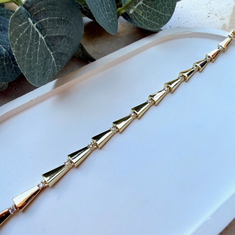 14K Altın Kaplama Üçgen Model Taşlı Bileklik (17+2 cm)