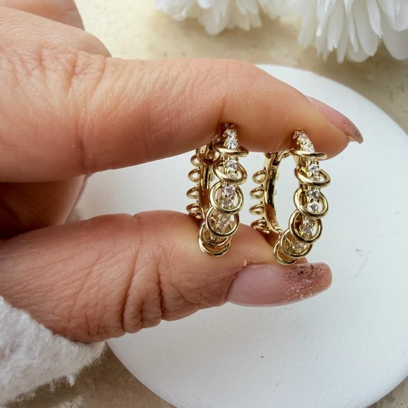 14K Özel Seri Minik Halka Detaylı Taşlı Küpe