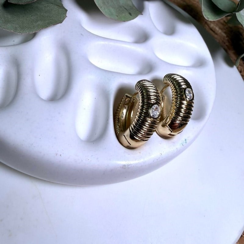 14K Özel Seri Ortası Taşlı Boru Model Halka Küpe