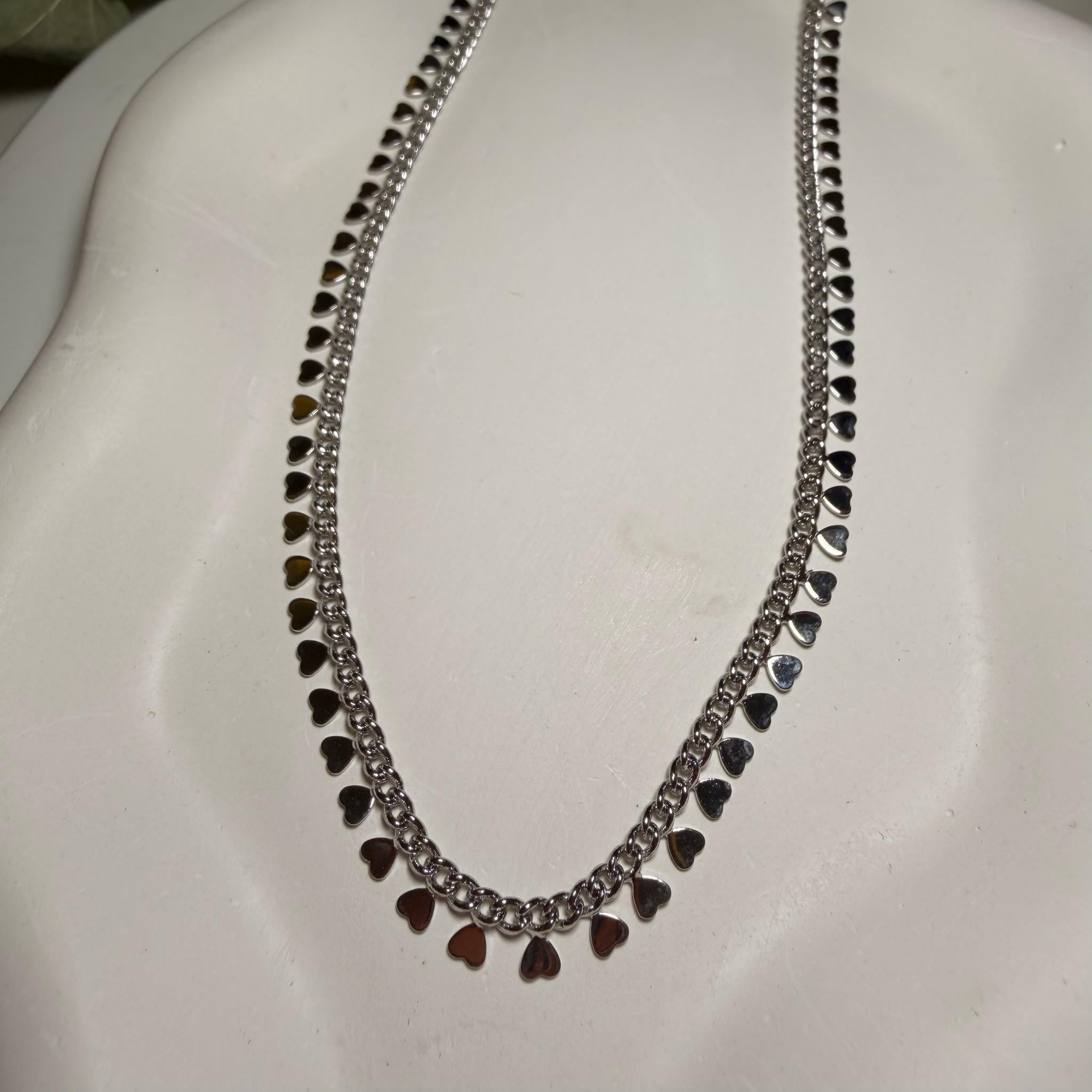 Altın Kaplama Kalp Pullu Gümüş Renk Zincir Kolye (45+5 cm)