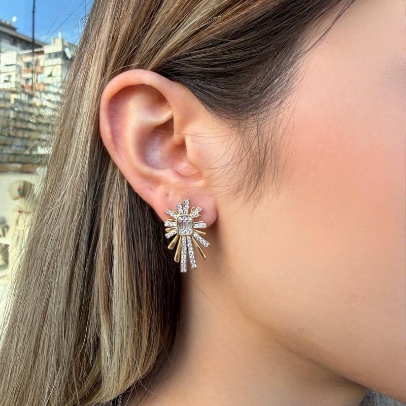 Baget Taşlı Işıltı Küpe