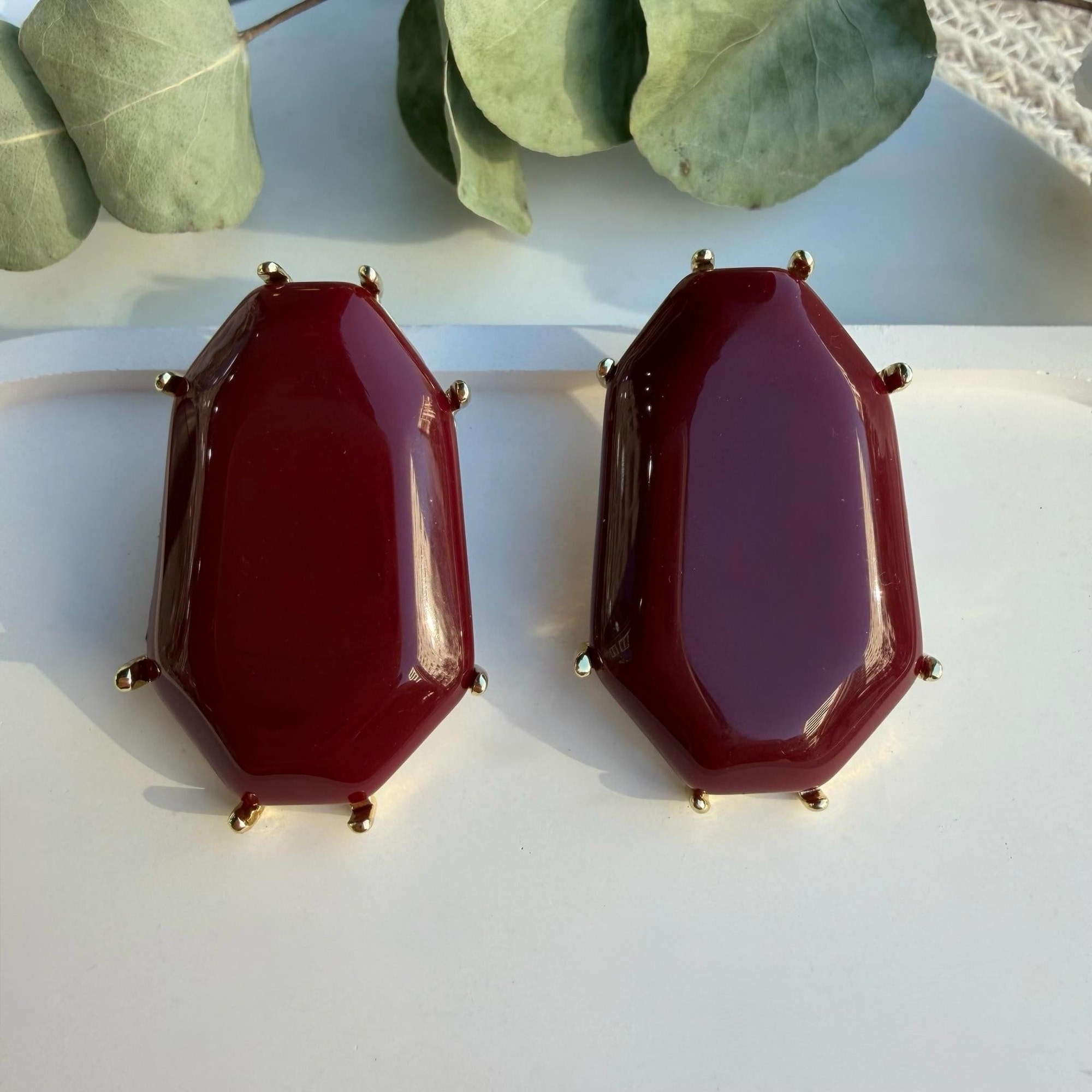 Bordo Taşlı Sekizgen Küpe