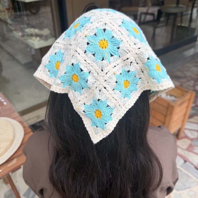 Çiçek Desenli Bandana