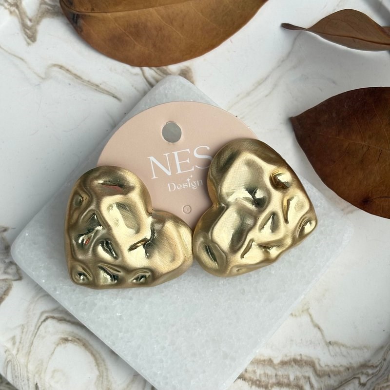 Dokulu Eskitme Gold Kalp Küpe