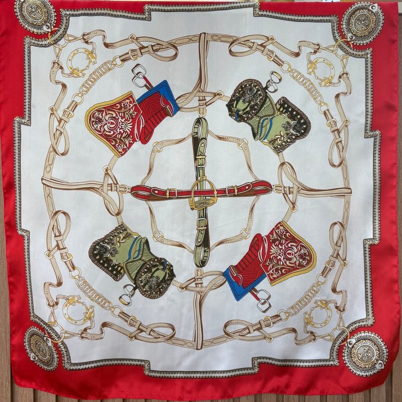 Eyer Desenli Fular (70x70)