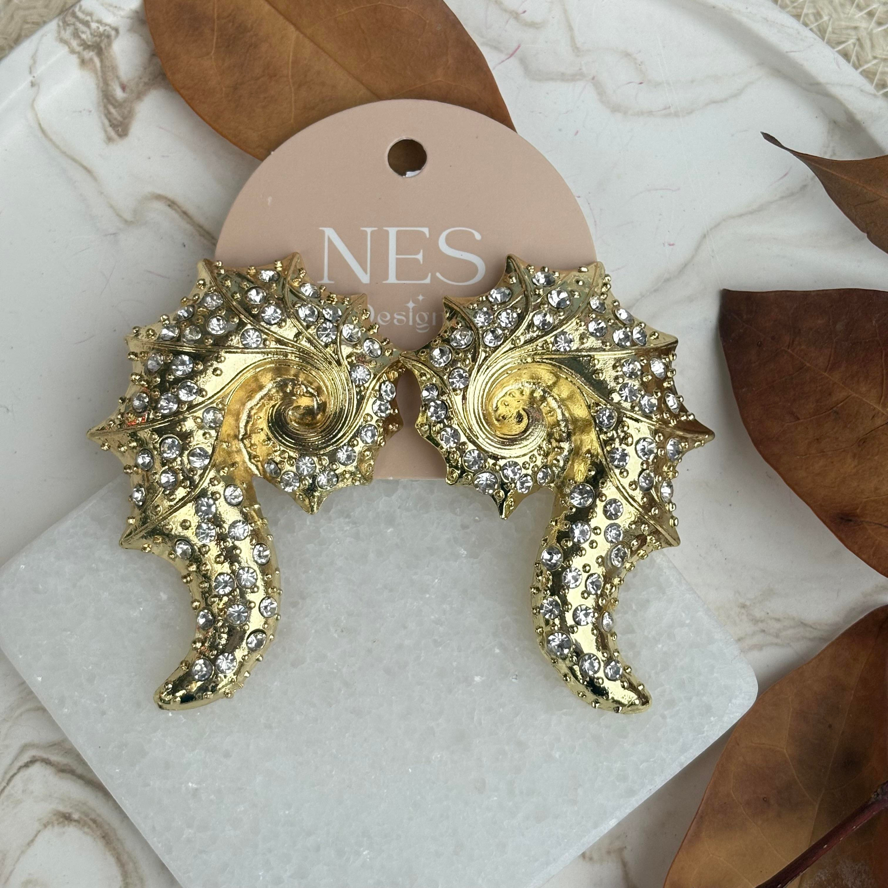 Gold Rengi Taşlı Deniz Kabuğu ZR Model Küpe