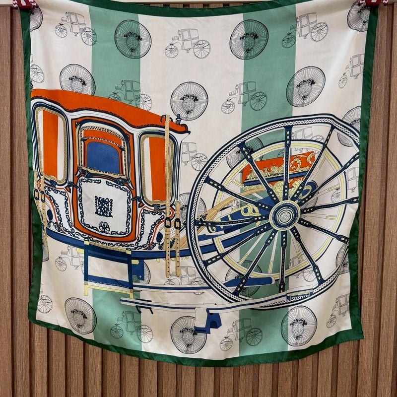 Laci At Arabası Yeşil Fular (70x70)