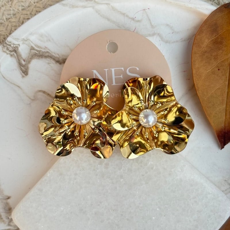 Ortası İnci Gold Çiçek Küpe