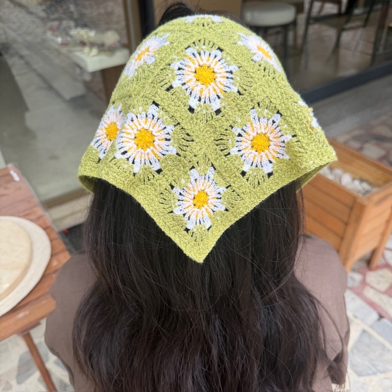 Papatya Desenli Bandana
