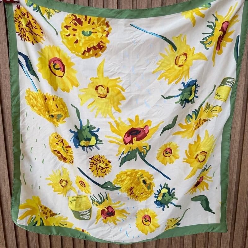 Papatya Desenli Fular (70x70)